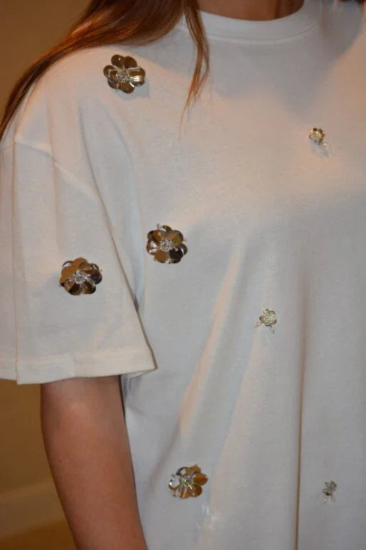 Ambika Witte T-shirt met Sequin Bloemen – T-Shirts van Ambika, kleur One Size, maat | JoAnnco