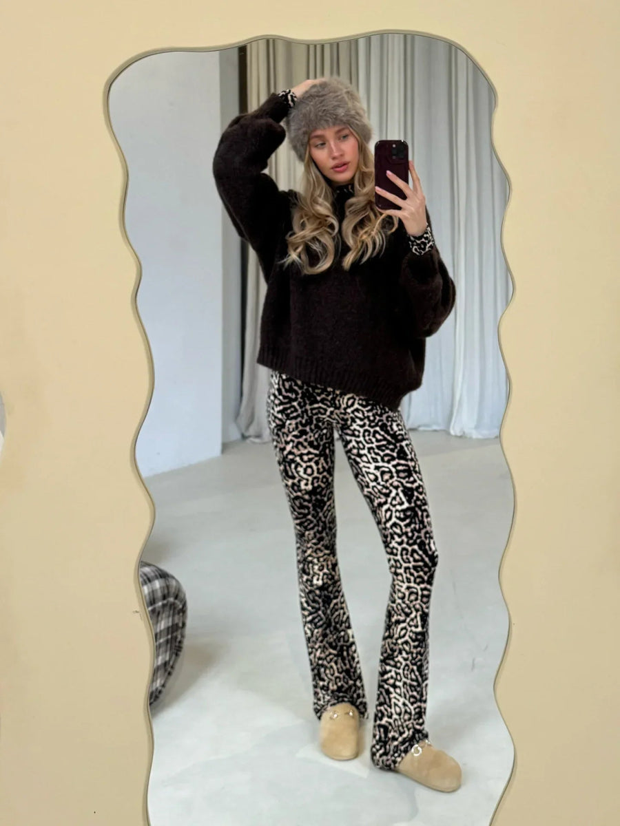Ambika Elin kit/zwart leopard flared broek – Broeken van Ambika, kleur S, maat | Jo&Co
