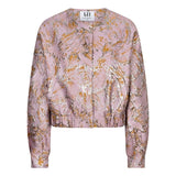 Productfoto roze jacquard bomberjack Jules – abstract goud-zilver patroon en drukknopen | Jo&Co Club