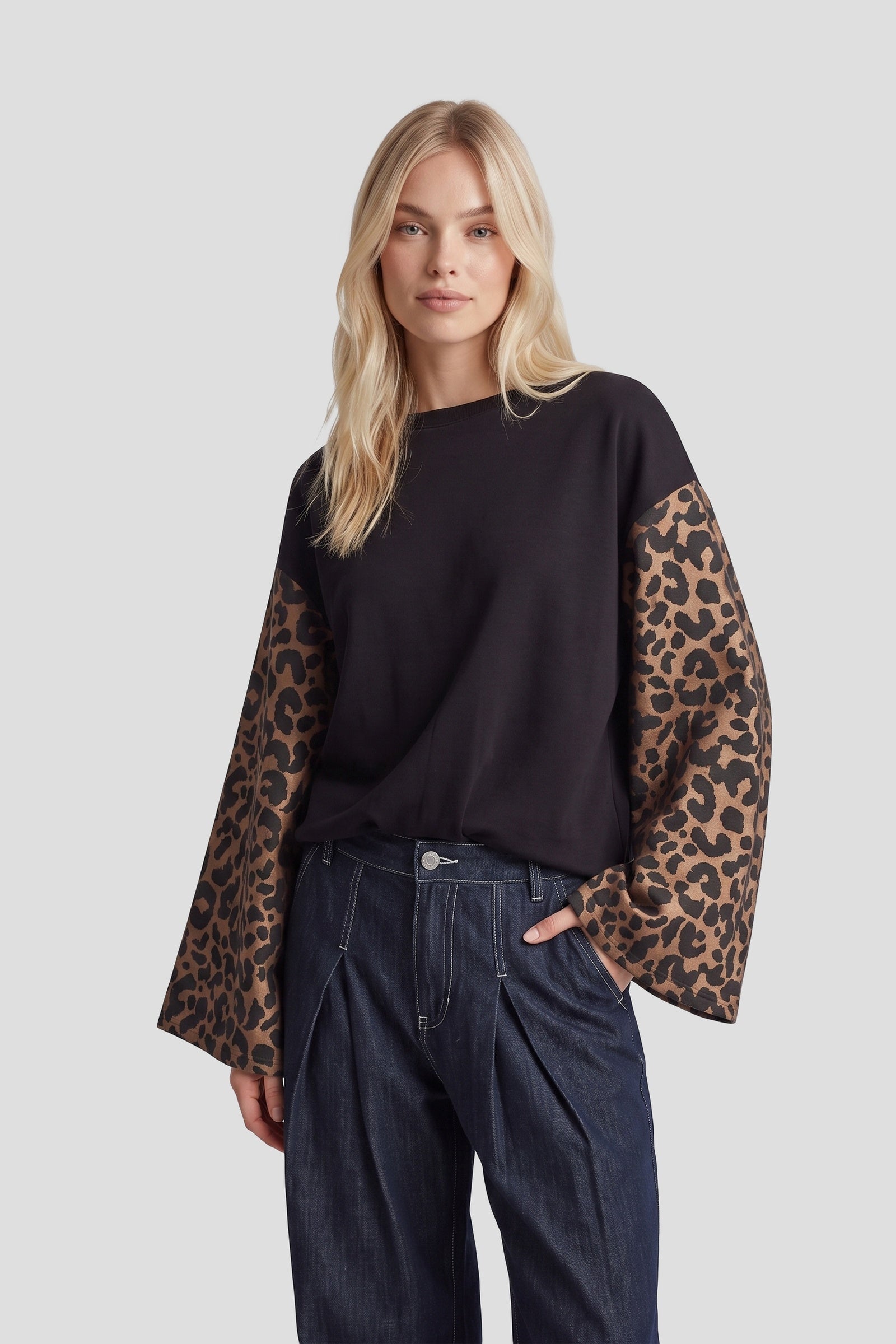 Fluresk Liana sweater in black/light camel | Jo&Co Club