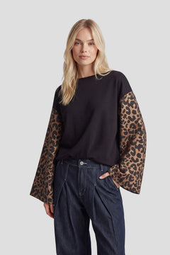Fluresk Liana sweater in black/light camel | Jo&Co Club