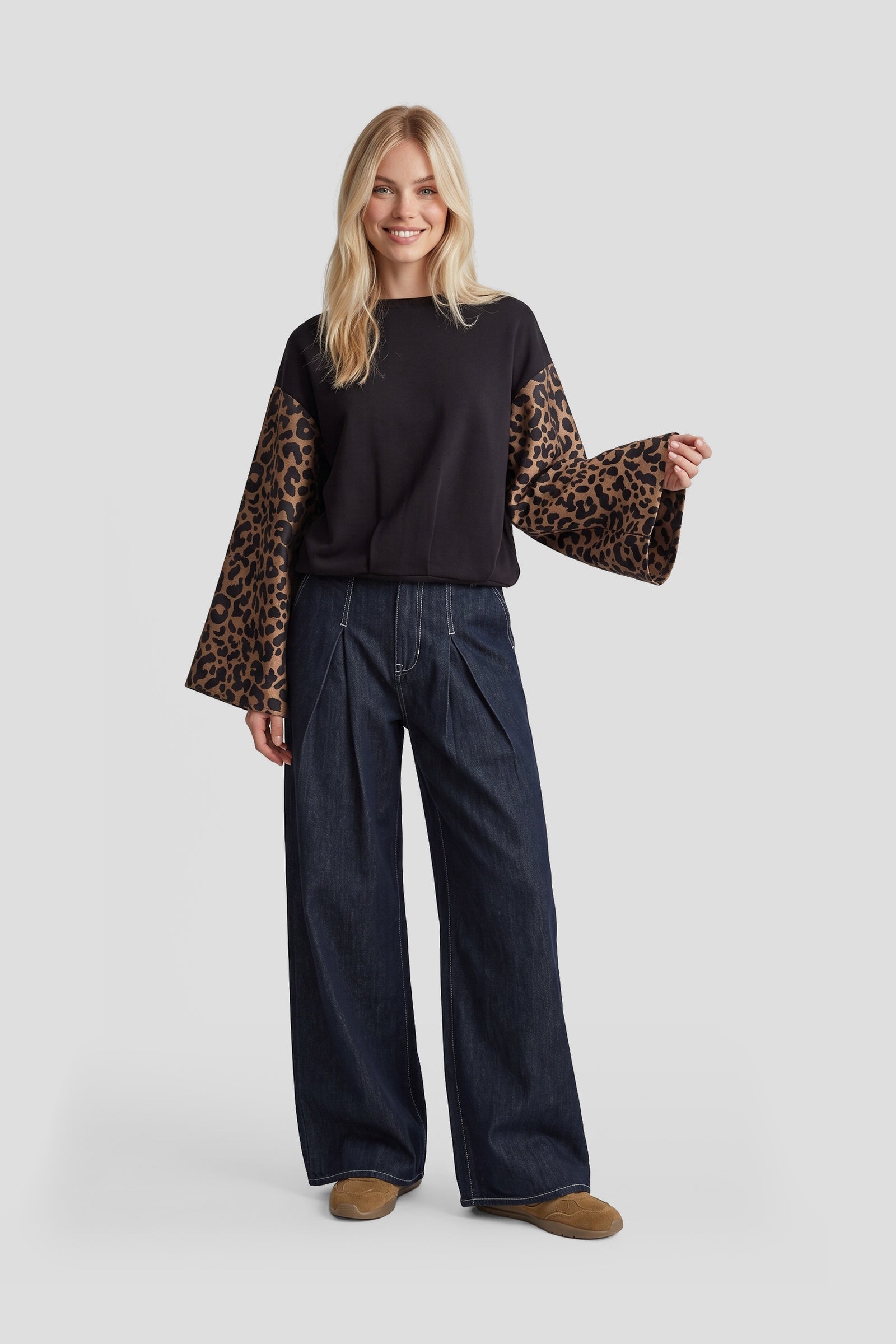 Fluresk Liana sweater in black/light camel | Jo&Co Club