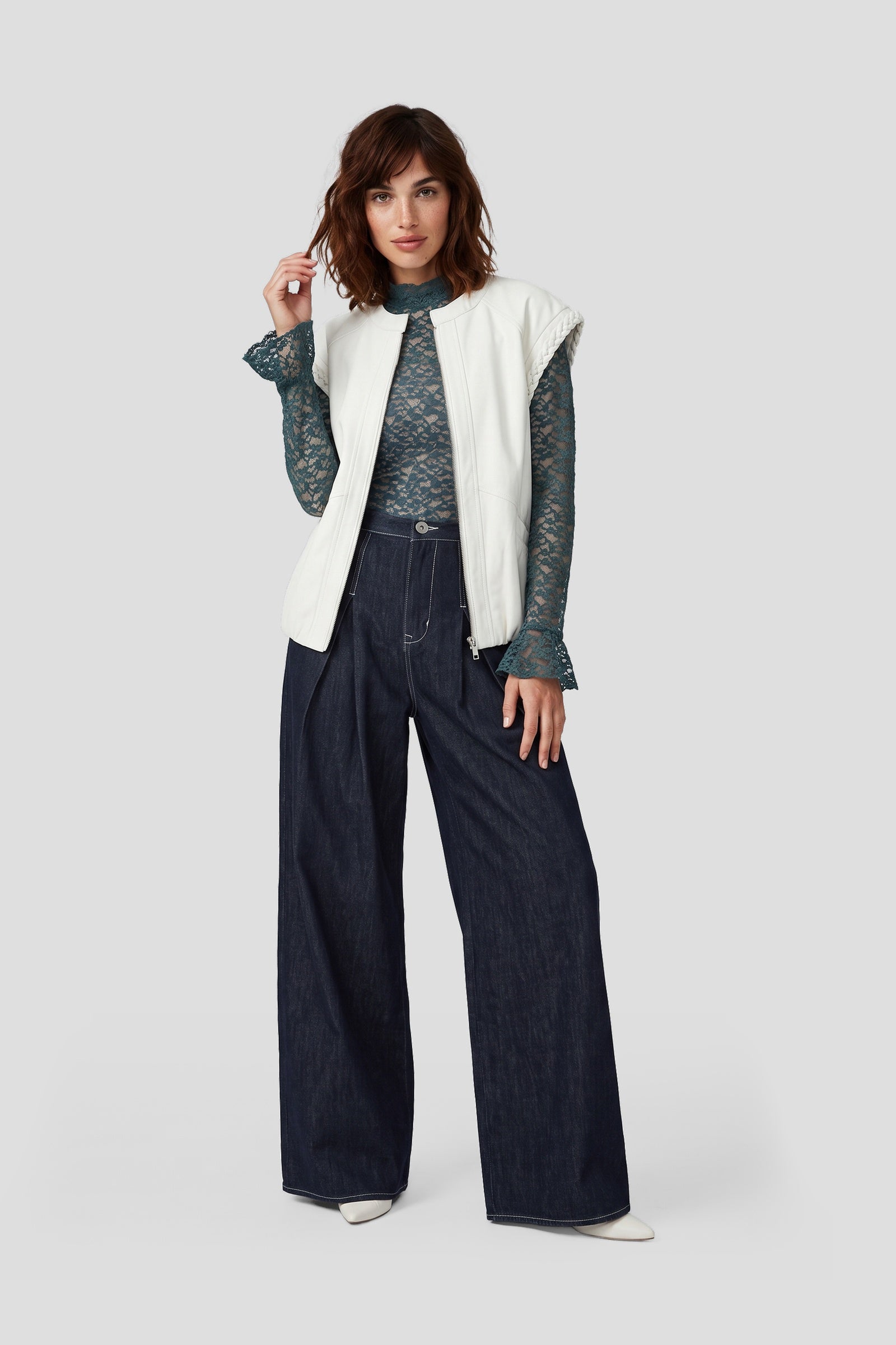 Fluresk Fauve gilet in wood ash | Jo&Co Club
