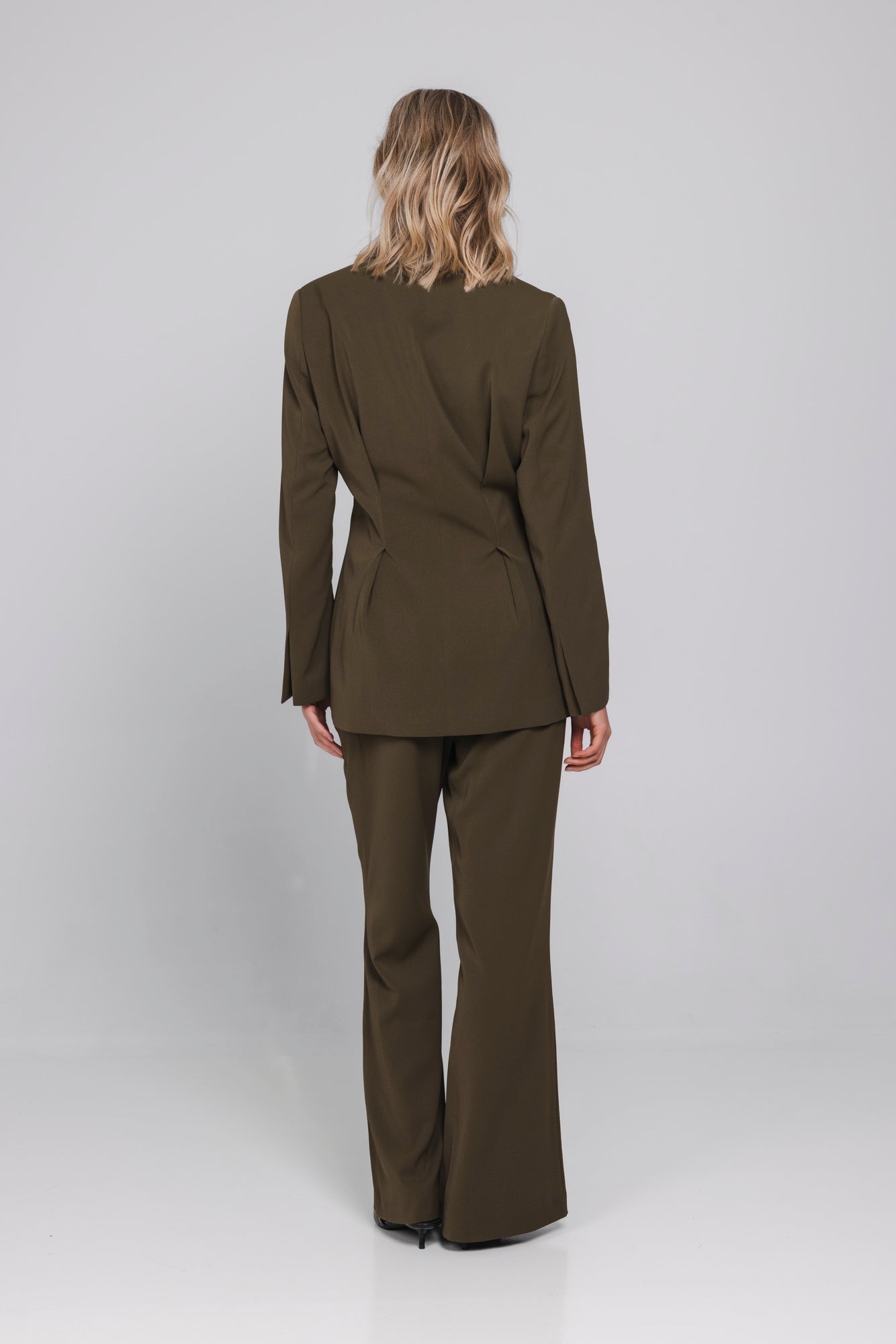 Accentil Samira blazer in moss green | Jo&Co Club