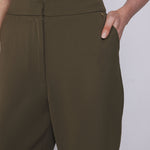 Accentil Nora pants in moss green | Jo&Co Club