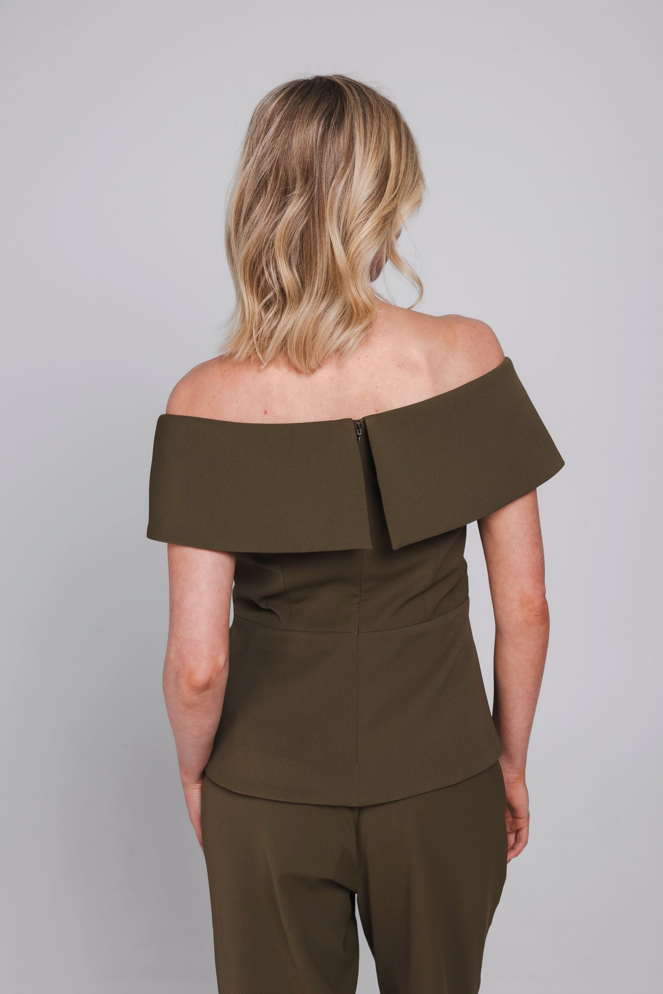 Accentil Tessa top in moss green | Jo&Co Club