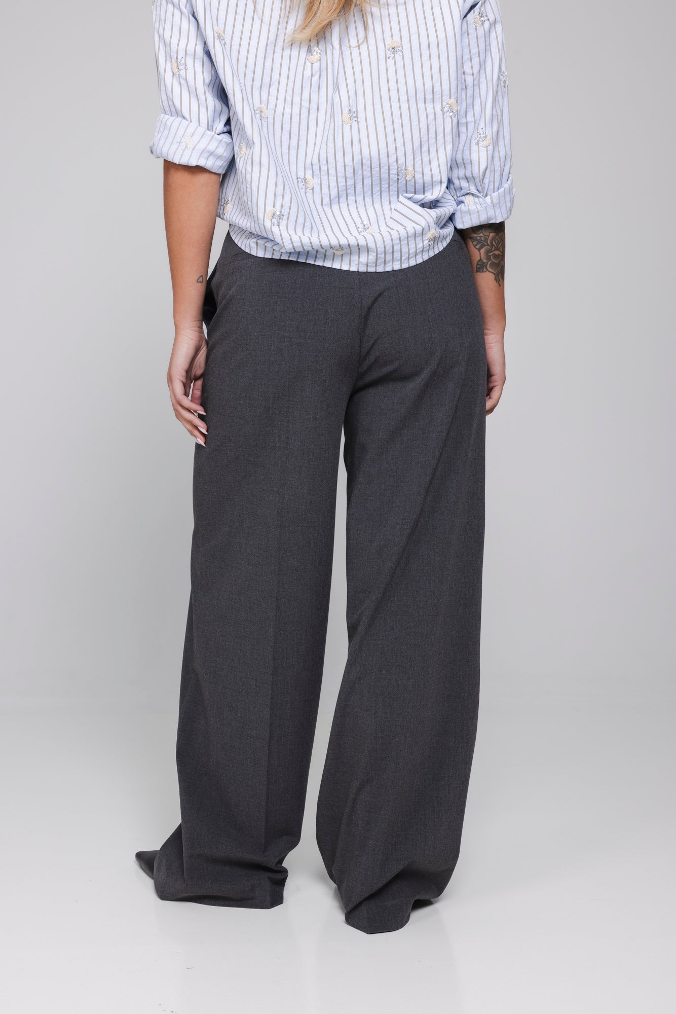 Accentil Nika pants in lizard grey | Jo&Co Club