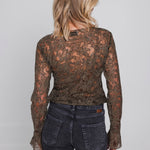 Achterkant Accentil Zoe top in moss green met ritssluiting in de hals | Jo&Co Club