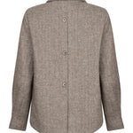 Achterkant van een blazer in bruin, vrijstaand gefotografeerd op een witte achtergrond | Ydence Prim | Jo&Co Club
