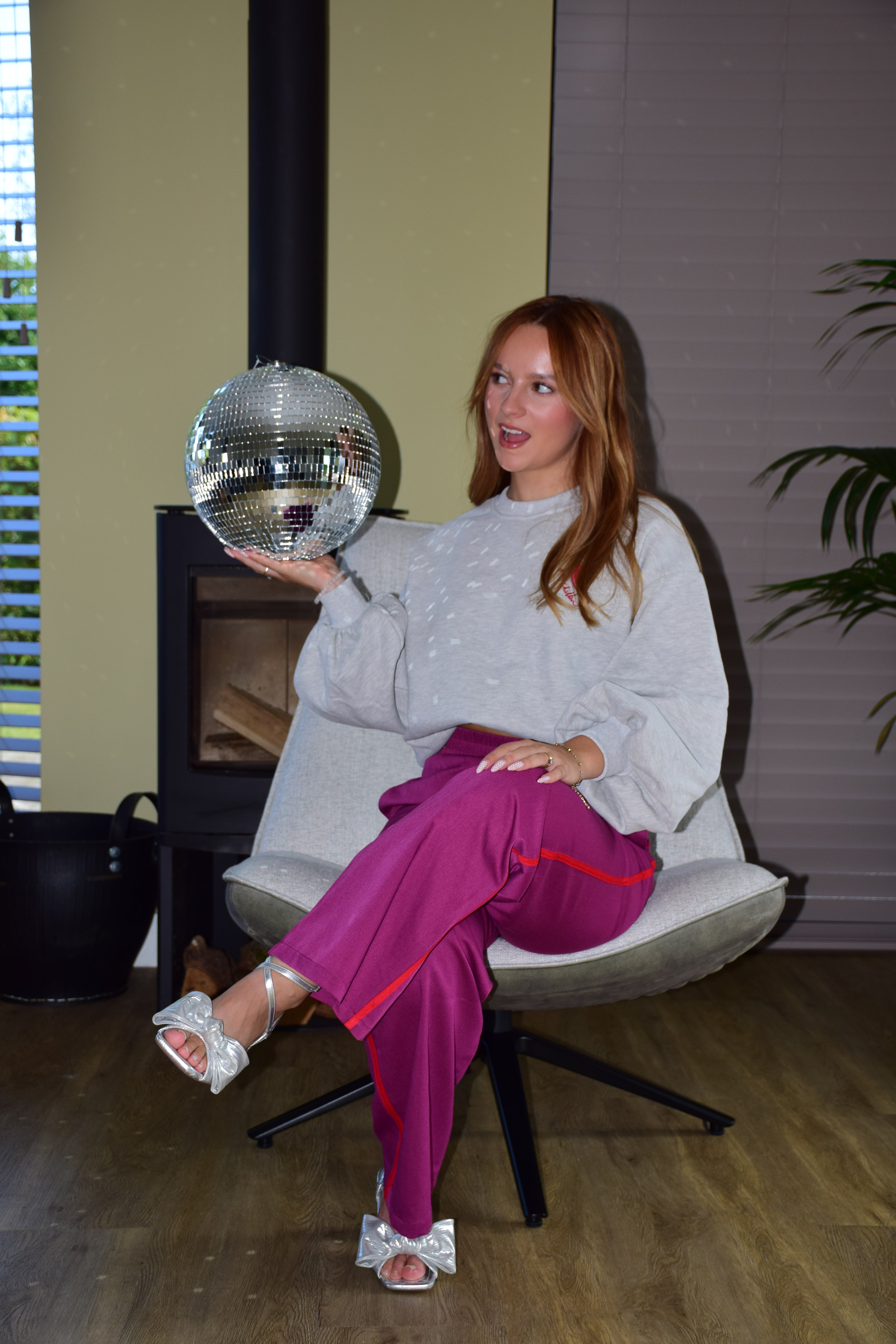 Jo-Ann Eghuizen met discobal in hand