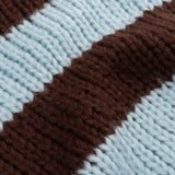 Detailopname van de stof van een gebreide trui in lichtblauw | Ydence Brianna | Jo&Co Club