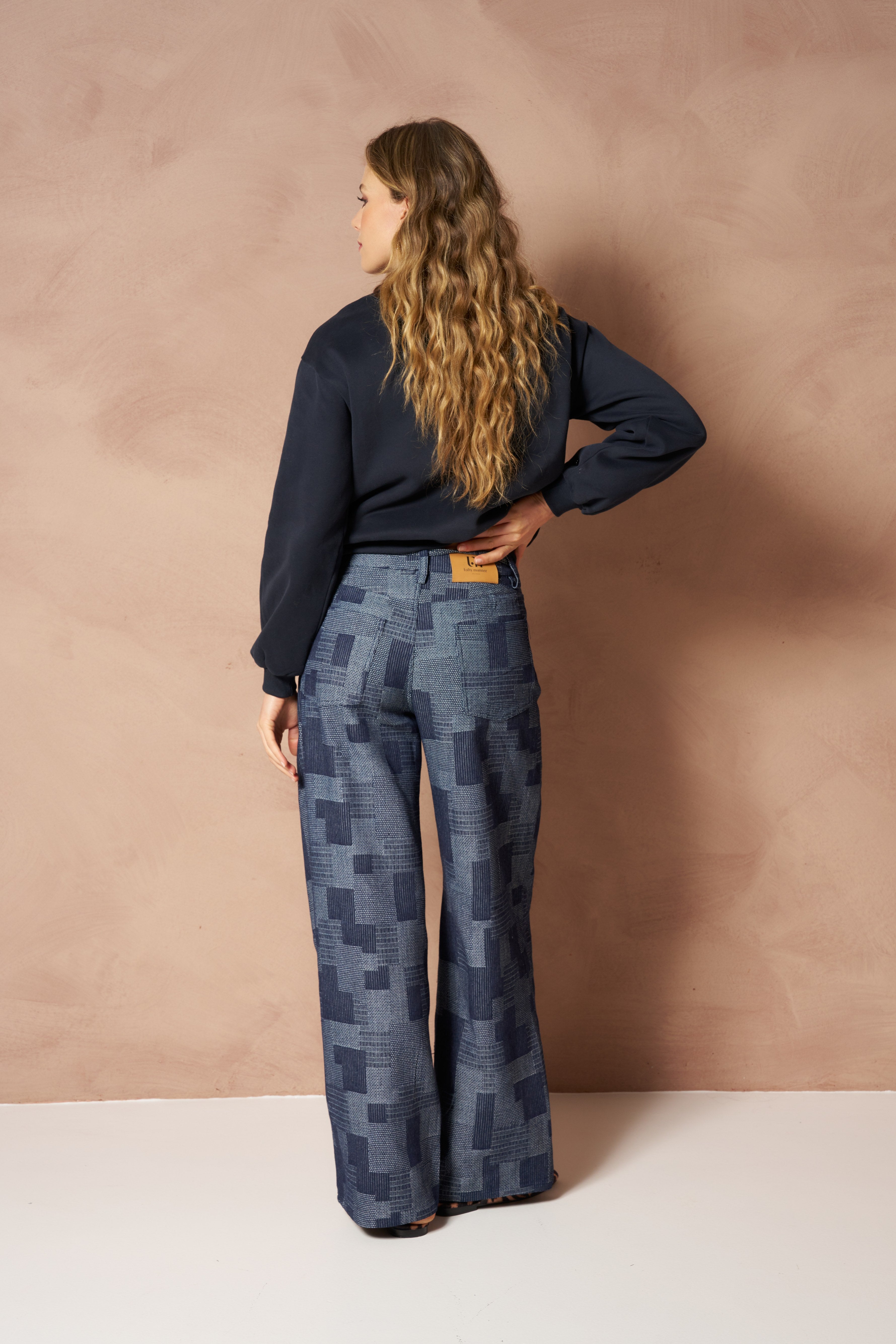 Broeken Inoa - Denim Patchwork Mid Blue – wide-leg jeans met patchwork | Jo&Co Club