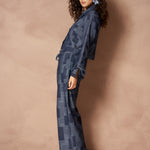 Jumpsuit Ilja - Patchwork Straight Blauw – Tweedelige set met patchwork print en wijde pijpen | Jo&Co Club