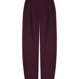 Vrijstaande productfoto van een broek in aubergine op een witte achtergrond | Ydence Blythe | Jo&Co Club