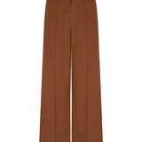 Vrijstaande productfoto van een broek in camel op een witte achtergrond | Ydence Geneve | Jo&Co Club