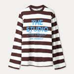 Productfoto van de gestreepte longsleeve plat gefotografeerd met de blauwe print.
