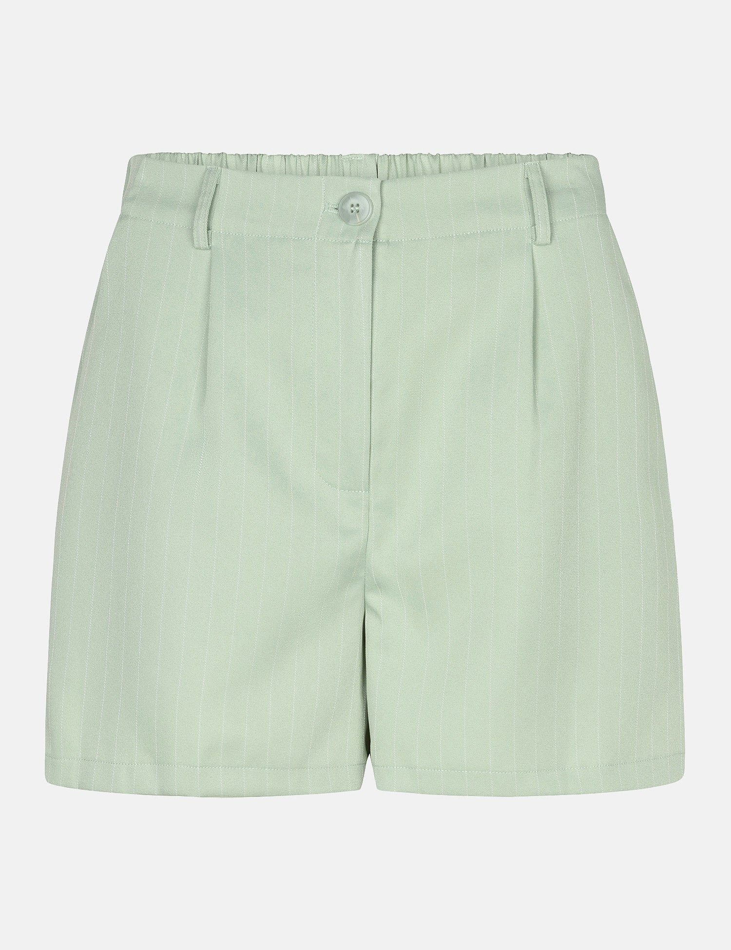 Een vrijstaande productfoto van een lichtgroene damesshort met een fijne, witte verticale | Ydence Sibel | Jo&Co Club