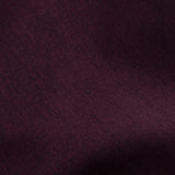 Detailopname van de stof van een top in aubergine | Ydence Asher | Jo&Co Club