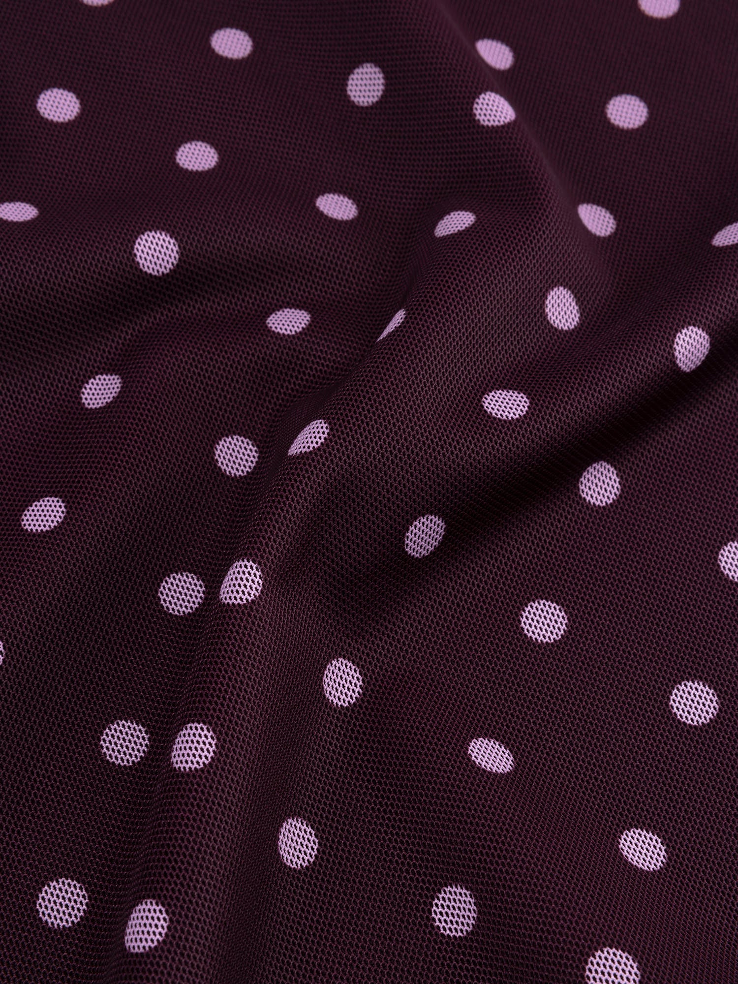 Detailopname van de stof van een top in pruim | Ydence Bailey | Jo&Co Club