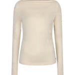 Een vrijstaande productfoto van een crèmekleurige, aansluitende top | Lofty Manner Ilen - Draped Neck Basic | Jo&Co Club