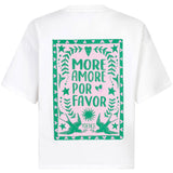 Achterzijde van het Ydence T-shirt met kleurrijke backprint “More Amore Por Favor".