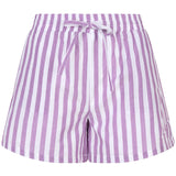Vooraanzicht van de Mima short met strikceintuur, onderdeel van een co-ord set.