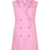 Roze mouwloze blazerdress van Ydence met double-breasted knopen en reverskraag – stijlvolle zomerjurk in pastelroze.