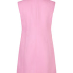 Achteraanzicht van roze mouwloze blazerdress van Ydence – elegant en minimalistisch design met verticale naden.