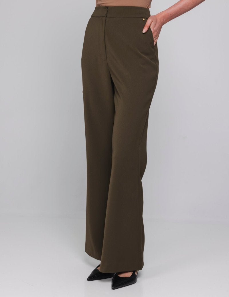 Accentil Nora pants in moss green | Jo&Co Club