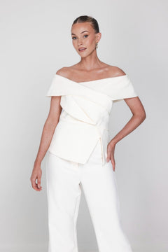 Accentil Tessa top | Off-white in Gebroken wit, twee-delige outfit: een top en een pantalon met getailleerd