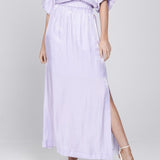 Tweedelige set in een glanzende, lila stof | Accentil Vela Skirt Lila | Jo&Co Club