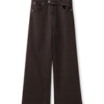 Productfoto wijde jeans Accentil Minae in deep chestnut – schuine overslag bij de tailleband | Jo&Co Club