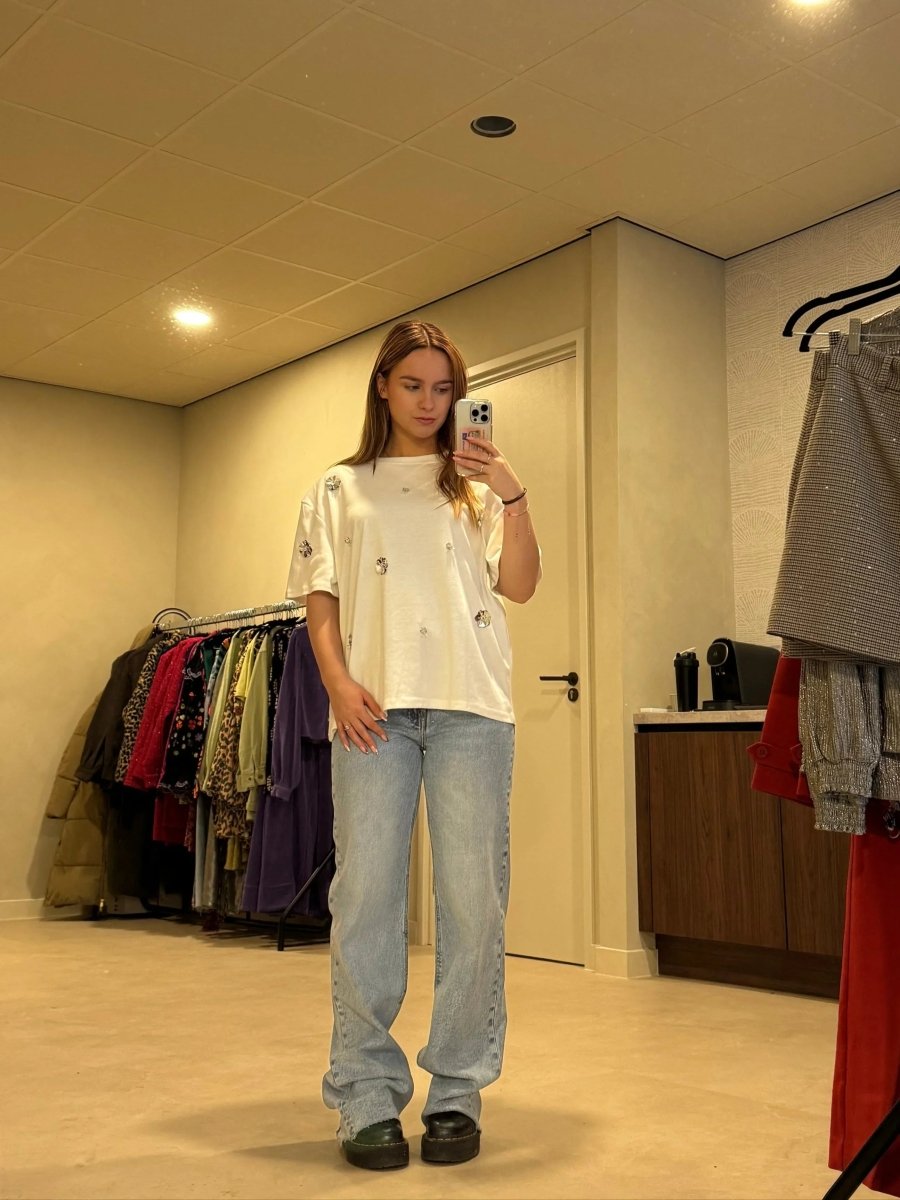 Ambika Witte T-shirt met Sequin Bloemen – T-Shirts van Ambika, kleur One Size, maat | Jo&Co