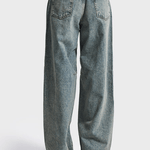 Achterkant van een lichtblauwe barrel jeans | Jo&Co Club