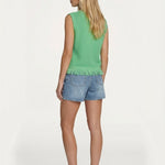 Gebreide top knitting top groen – mouwloze spencer met franjes | Jo&Co Club