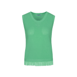 Een mouwloze, gebreide top in een levendige groene kleur, vrijstaand gefotografeerd | Fluresk knitting top | Jo&Co Club