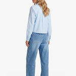 Lichtblauwe katoenen blouse met fijne ruit, achterkant | Fluresk Benja blouse | Jo&Co Club