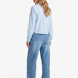 Lichtblauwe katoenen blouse met fijne ruit, achterkant | Fluresk Benja blouse | Jo&Co Club
