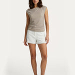 Top in beige – mouwloze lurex top met gedrapeerde hals | Jo&Co Club
