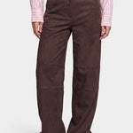 Donkerbruine suedine broek met rechte pijpen, vooraanzicht | Fluresk Claris pants | Jo&Co Club