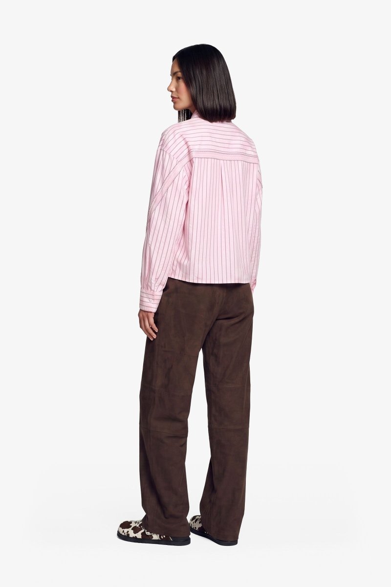 Donkerbruine suedine broek met rechte pijpen, achterkant | Fluresk Claris pants | Jo&Co Club