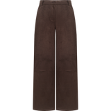 Donkerbruine suedine broek met rechte pijpen, productfoto | Fluresk Claris pants | Jo&Co Club