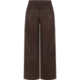 Donkerbruine suedine broek met rechte pijpen, productfoto achterzijde | Fluresk Claris pants | Jo&Co Club