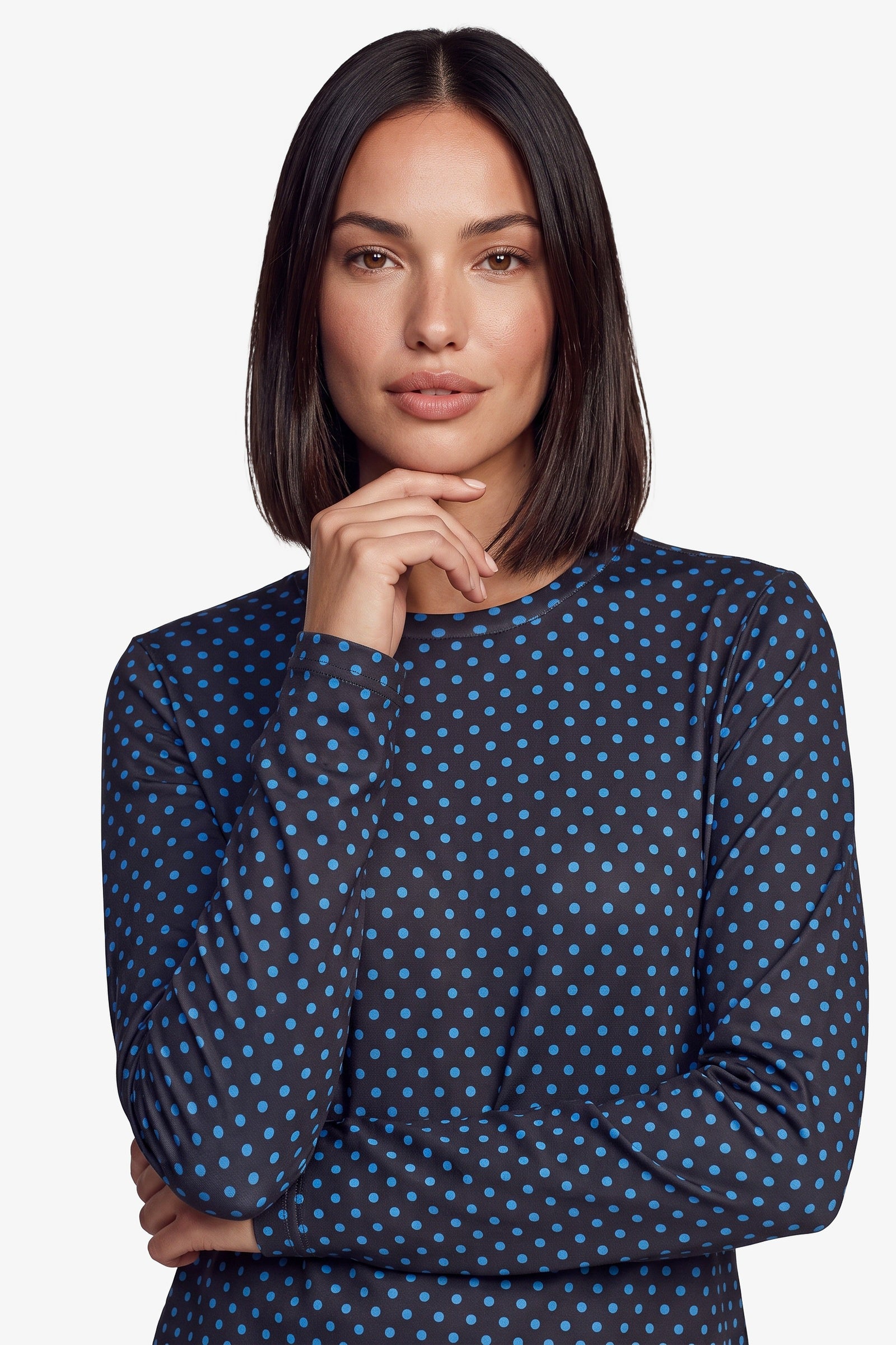 Donkerblauwe top met bruine stippenprint en lange mouwen, detailfoto | Fluresk Eden top | Jo&Co Club