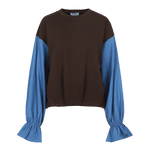 Bruine sweater met blauwe colourblock-mouwen, productfoto | Fluresk Eli sweater | Jo&Co Club