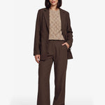Bruine blazer met knoopsluiting en striksluiting opzij, vooraanzicht | Fluresk Feline blazer | Jo&Co Club