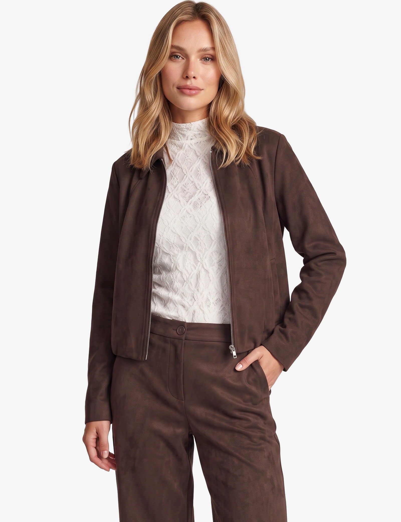 Donkerbruin suedine jack met rits, vooraanzicht | Fluresk Ginny jacket | Jo&Co Club