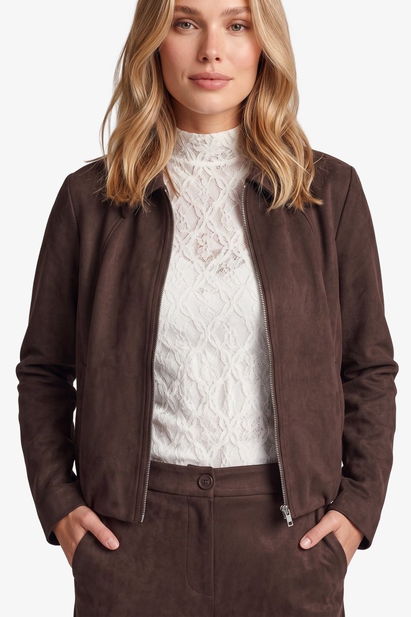 Donkerbruin suedine jack met rits, detailfoto | Fluresk Ginny jacket | Jo&Co Club