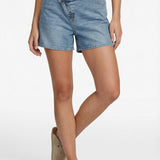 Fluresk shorts Denim Mid Blue – denim short met asymmetrische tailleband | Jo&Co Club
