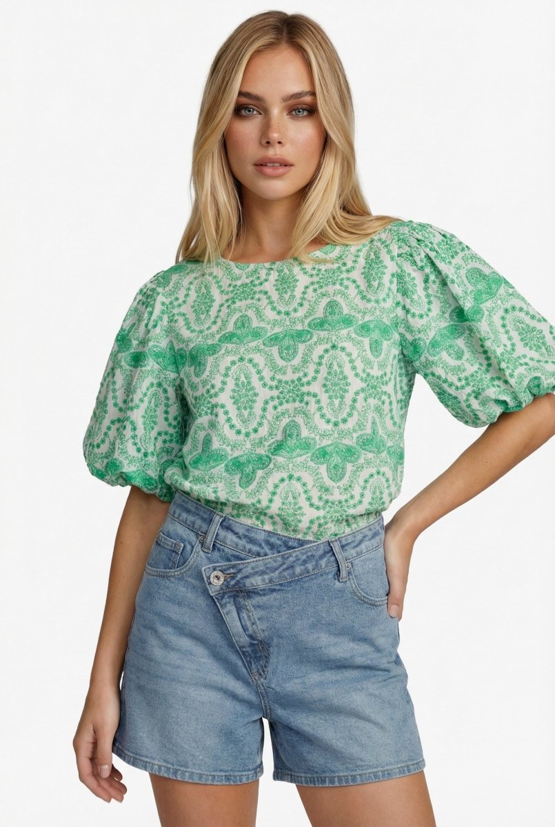 Shorts shorts lichtblauw – denim short met unieke asymmetrische tailleband | Jo&Co Club